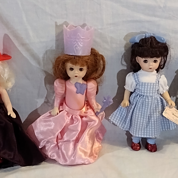 Madame Alexander Wizard of Oz Doll Set with Red, Pink, and Silver Outfits - Picture 4 of 9